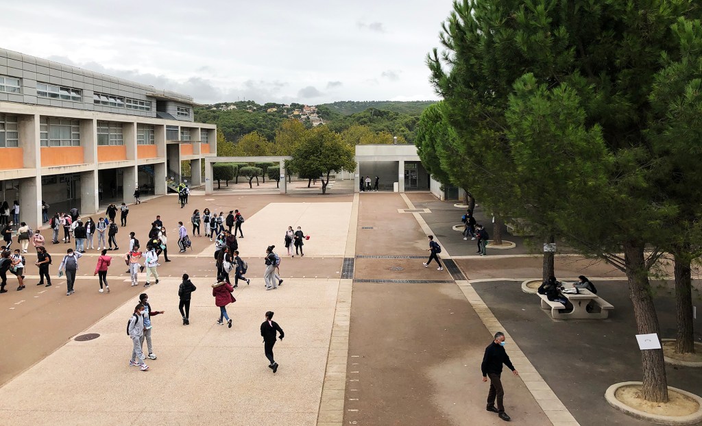 ATELIERS 2020/21. Reprise du cycle &laquo;&nbsp;S&rsquo;orienter à l&rsquo;adolescence&nbsp;&raquo; Collège Vallon des Pins Marseille&nbsp;15°